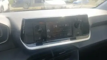 Photo 16 Peugeot 208  PureTech 75 S&S BVM5