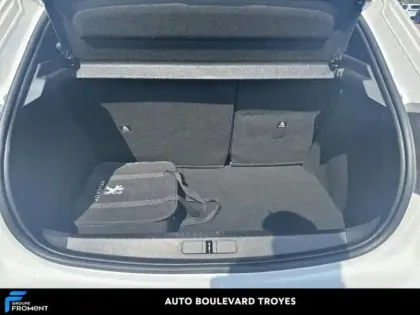 Photo 5 Peugeot 208  e- 136ch Style