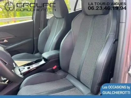 Photo 23 Peugeot 2008  1.2 Hybrid 145ch Allure e-DCS6