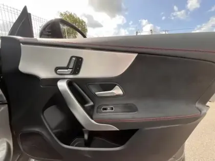 Photo 25 Mercedes CLA Coupé 200 d AMG Line