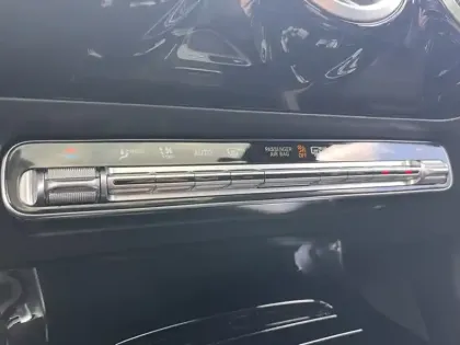 Photo 12 Mercedes CLA Coupé 200 d AMG Line