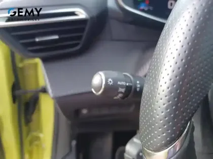 Photo 36 Peugeot 208  Hybrid 100 e-DCS6