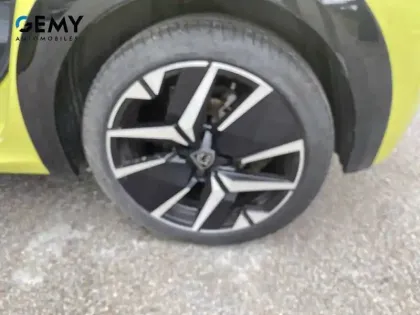 Photo 10 Peugeot 208  Hybrid 100 e-DCS6