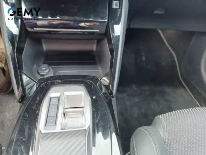 Photo 42 Peugeot 208  Hybrid 100 e-DCS6