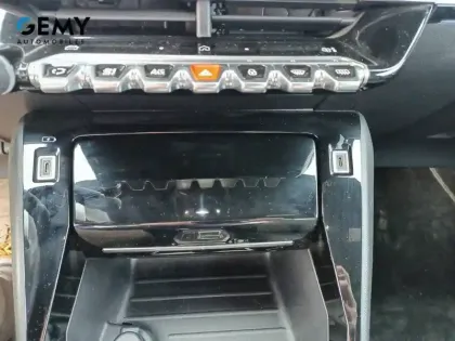 Photo 39 Peugeot 208  Hybrid 100 e-DCS6