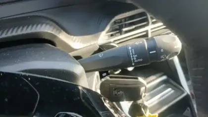 Photo 27 Peugeot 2008  100 S&S BVM6