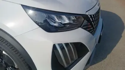 Photo 31 Peugeot 2008  100 S&S BVM6