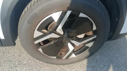 Photo 14 Peugeot 2008  100 S&S BVM6