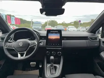 Photo 10 Renault Clio  E-Tech full hybrid 145 ch GSR2