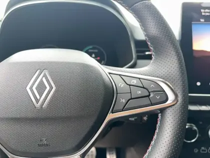 Photo 23 Renault Clio  E-Tech full hybrid 145 ch GSR2