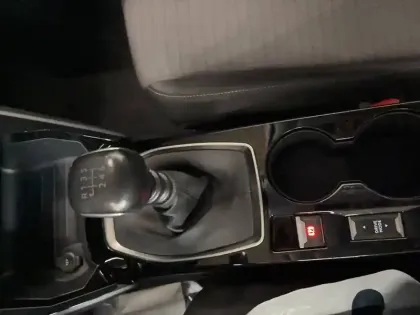 Photo 12 Peugeot 2008  PureTech 100 S&S BVM6