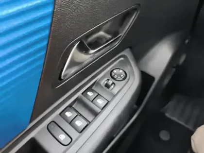 Photo 19 Citroën C4 e- 136 ch Automatique Feel