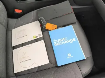 Photo 15 Citroën C4 e- 136 ch Automatique Feel