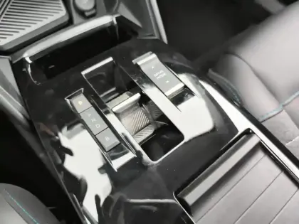 Photo 23 Citroën C4 e- 136 ch Automatique Feel