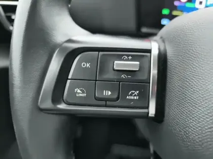 Photo 18 Citroën C4 e- 136 ch Automatique Feel