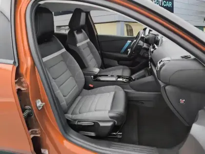 Photo 8 Citroën C4 e- 136 ch Automatique Feel