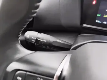 Photo 17 Citroën C4 e- 136 ch Automatique Feel