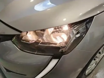 Photo 13 Peugeot 208  BlueHDi 100 S&S BVM6 Active