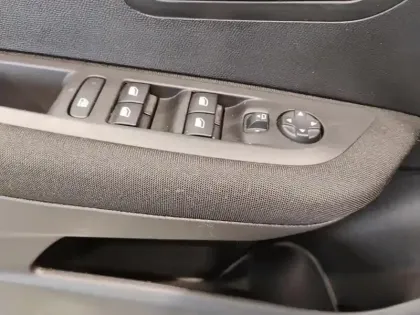 Photo 19 Peugeot 208  BlueHDi 100 S&S BVM6 Active