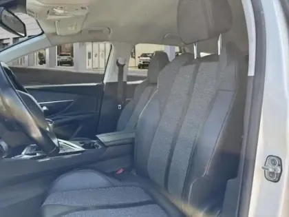 Photo 8 Peugeot 3008  1.2 PureTech 130ch Allure S&S