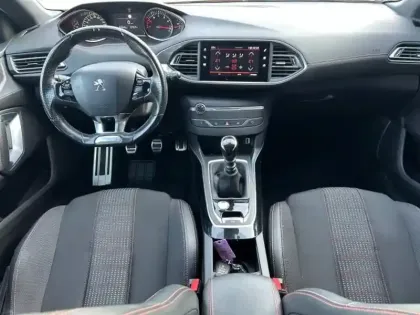 Photo 7 Peugeot 308  SW 1.2 PureTech 130ch E6.3 S&S GT Line