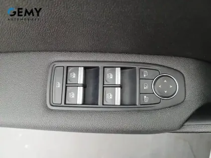 Photo 29 Renault Captur  E-Tech Plug-in 160