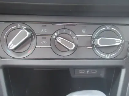 Photo 61 Volkswagen Polo  1.0 TSI 95 S&S DSG7