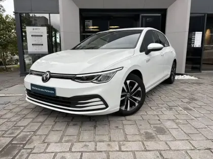 Photo Volkswagen Golf Life 1st