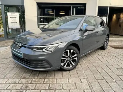 Photo Volkswagen Golf Life 1st