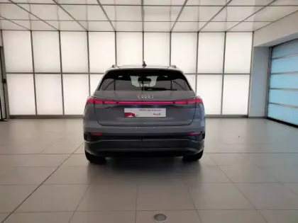 Photo 13 Audi Q4  e-tron 45 285 ch 82 kWh
