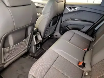 Photo 7 Audi Q4  e-tron 45 285 ch 82 kWh