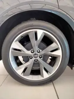 Photo 11 Audi Q4  e-tron 45 285 ch 82 kWh