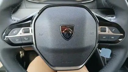 Photo 18 Peugeot 208  PureTech 100 S&S BVM6