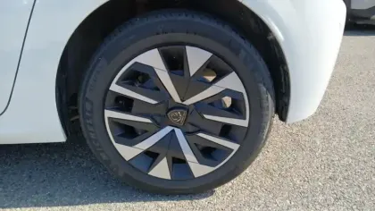 Photo 12 Peugeot 208  PureTech 100 S&S BVM6