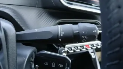 Photo 34 Peugeot 208  PureTech 100 S&S BVM6