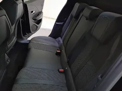 Photo 11 Peugeot 208  Electrique 50 kWh 136ch