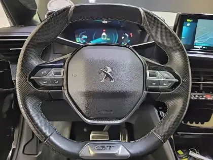 Photo 8 Peugeot 208  Electrique 50 kWh 136ch