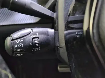 Photo 26 Peugeot 208  Electrique 50 kWh 136ch