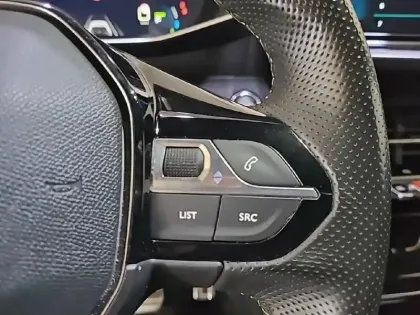 Photo 28 Peugeot 208  Electrique 50 kWh 136ch