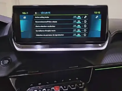 Photo 21 Peugeot 208  Electrique 50 kWh 136ch