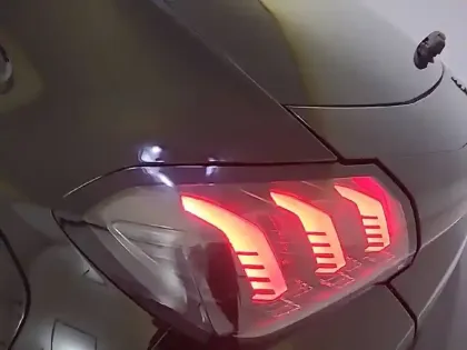 Photo 16 Peugeot 208  Electrique 50 kWh 136ch