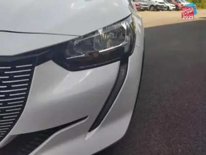 Photo 12 Peugeot 208  e- 136ch Active