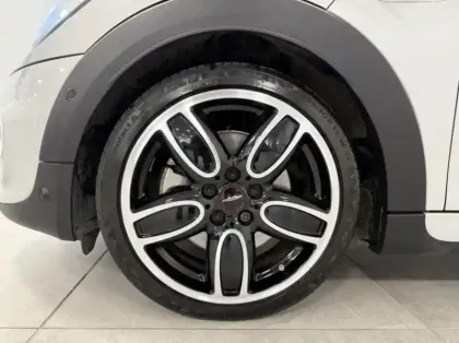 Photo 8 Mini Mini  5 Portes Cooper S 178ch  John Cooper Works BVA7