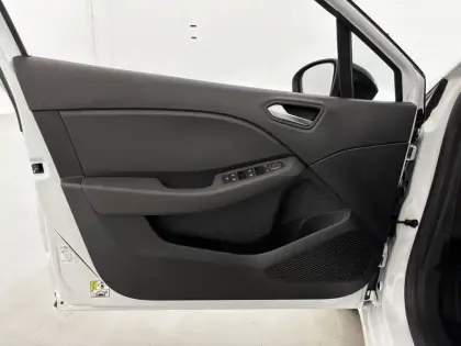 Photo 10 Renault Clio  E-Tech 140 - 21N