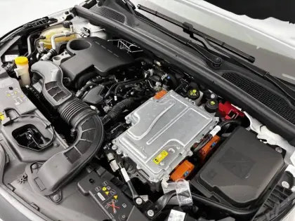 Photo 21 Renault Clio  E-Tech 140 - 21N