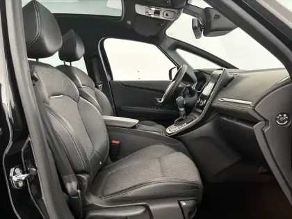 Photo 13 Renault Grand Scenic  TCe 140 EDC