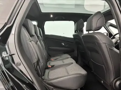 Photo 15 Renault Grand Scenic  TCe 140 EDC