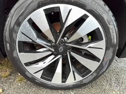 Photo 13 Renault Rafale  E-Tech full hybrid 200