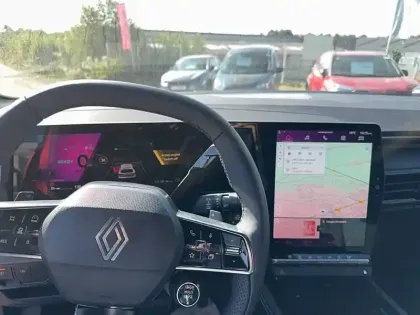 Photo 34 Renault Rafale  E-Tech full hybrid 200