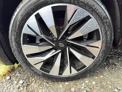 Photo 40 Renault Rafale  E-Tech full hybrid 200